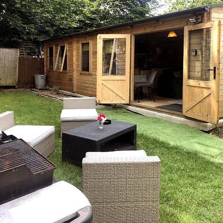 Cosy Garden Log Cabin Salisbury Exteriér fotografie