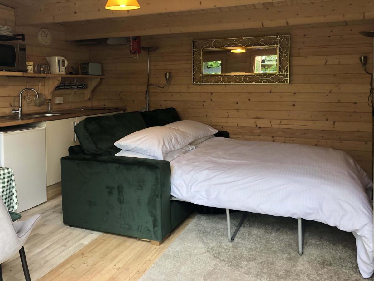 Cosy Garden Log Cabin Salisbury Exteriér fotografie